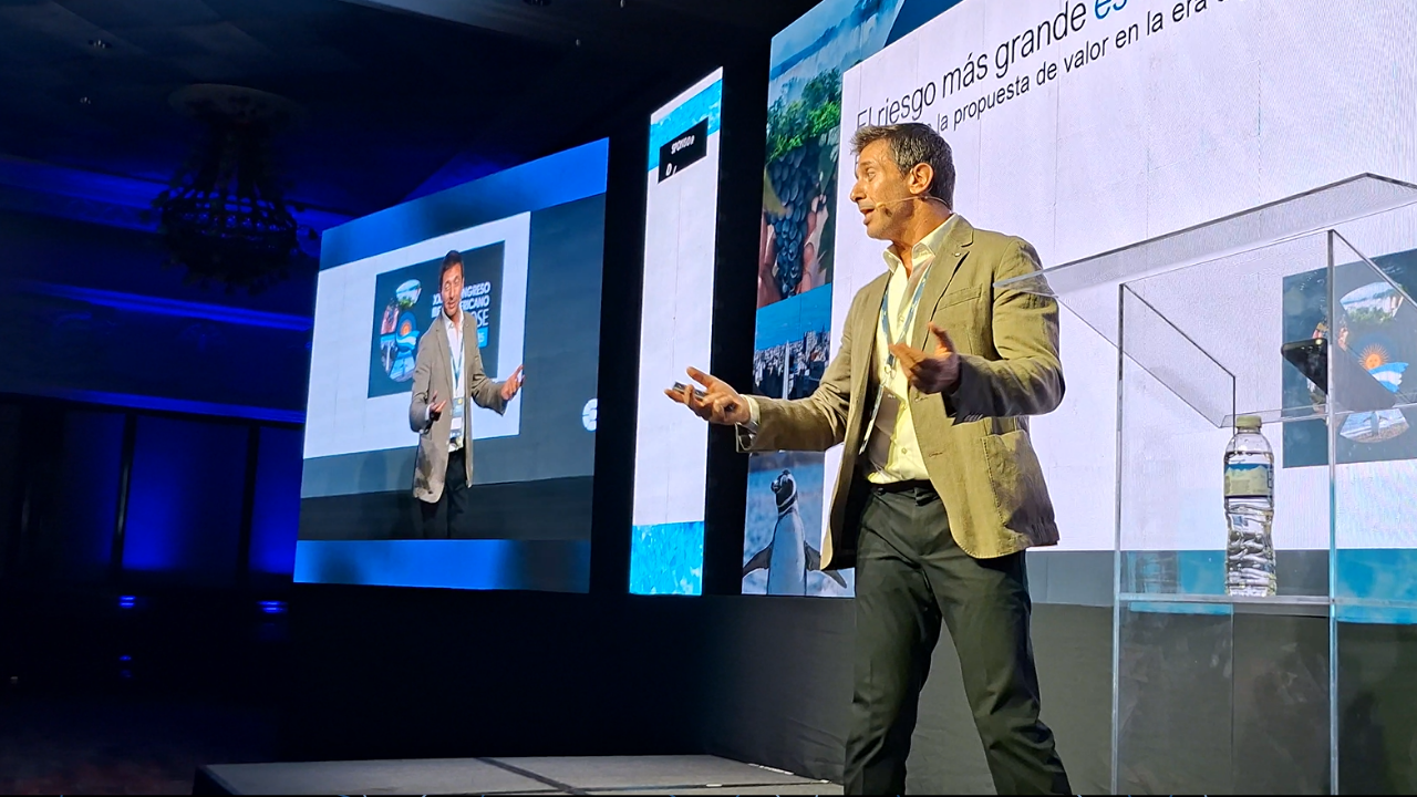 En el marco del XXXV Congreso Iberoamericano de Productores de Seguros (COPAPROSE), que reunió en Buenos Aires a delegaciones de más de veinte países y a referentes del mercado regional. Durante la apertura del encuentro, Damián Sztarkman, Director de la Maestría en Negocios Digitales de la Universidad de San Andrés, brindó una conferencia centrada en los desafíos y oportunidades que las nuevas tecnologías presentan para el productor asesor de seguros